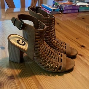 Guess womens 7.5 shoes